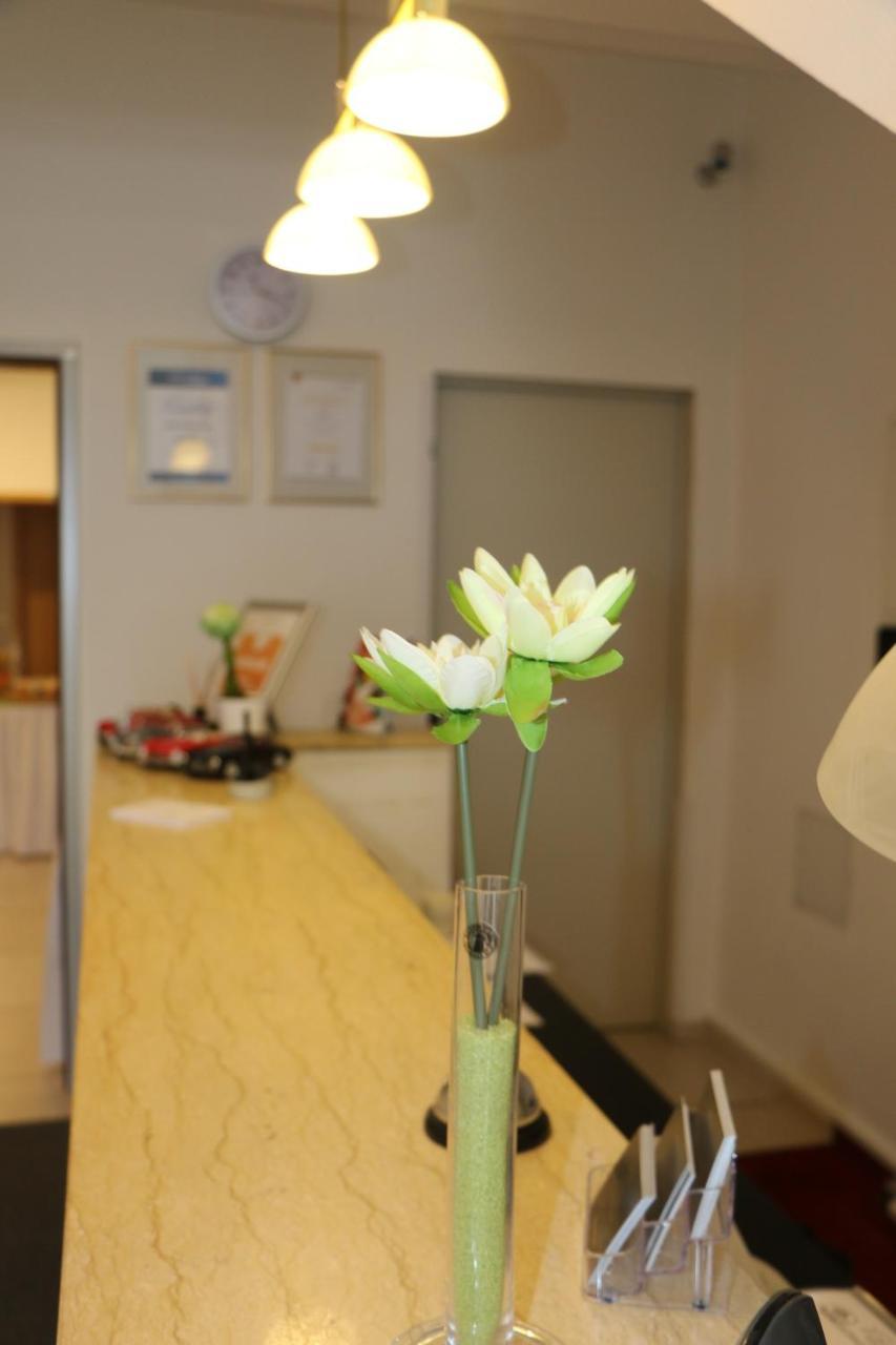 Hotel Bonn Voyage Екстер'єр фото