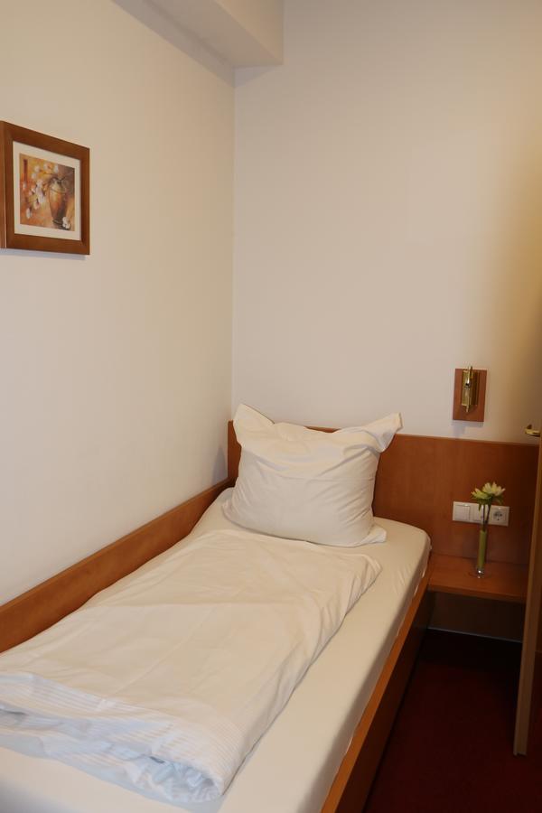 Hotel Bonn Voyage Екстер'єр фото