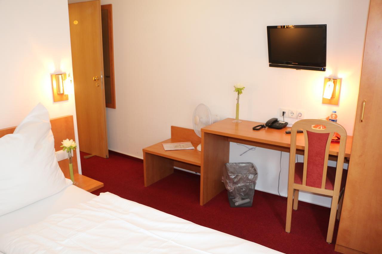 Hotel Bonn Voyage Екстер'єр фото